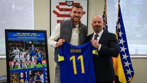 Edin Džeko posjetio američku ambasadu u Sarajevu, pa oni poslali fantastičnu poruku